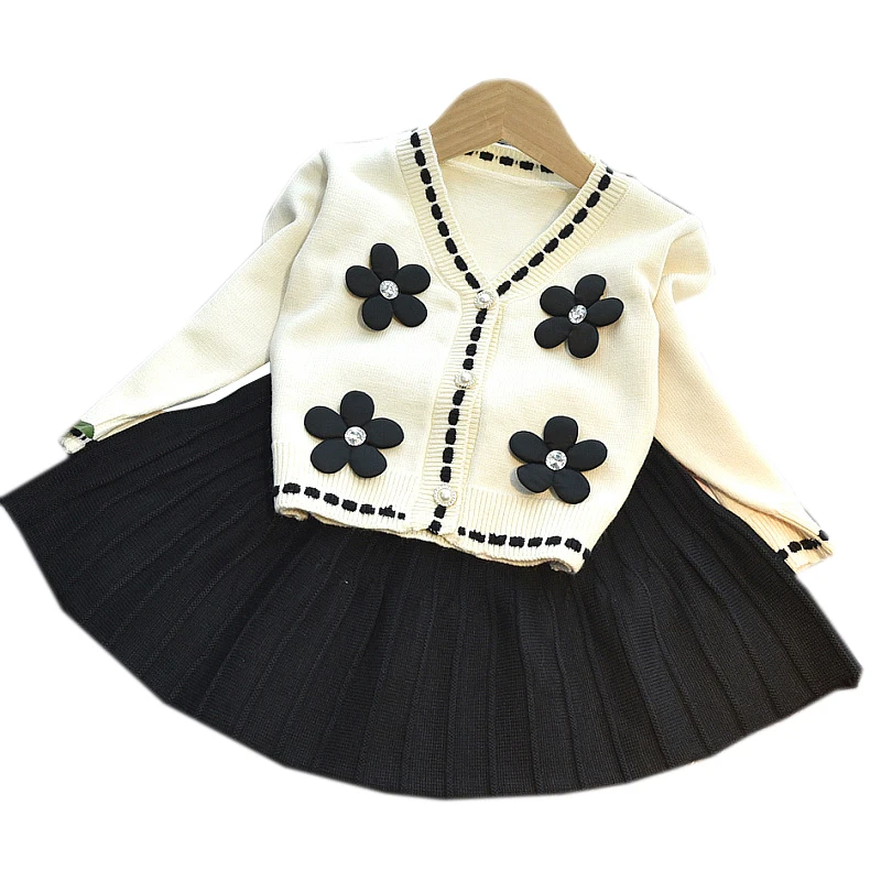 2022 Autumn Winter Knitted Cardigan+Pleated Skirt 2Pcs Children Clothes 3d Flower Decoration Kid Clothes
2022 Autumn Winter Knitted Cardigan+Pleated Skirt 2Pcs Children Clothes 3d Flower Decoration Kid Clothes