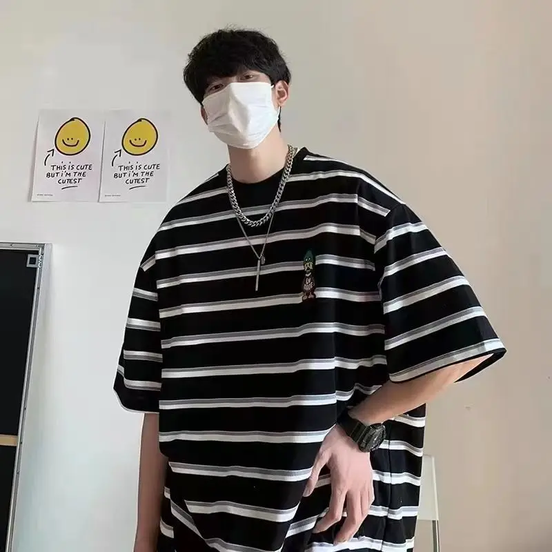Korean style striped embroidered t-shirt for boys summer trendy brand casual versatile short-sleeved ins high street loose tops
Korean style striped embroidered t-shirt for boys summer trendy brand casual versatile short-sleeved ins high street loose tops