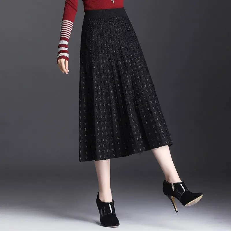 Women's Skirts Knit Pleated Medium Length Bright Line Decoration Thickened Elastic Waist Elegant Office Lady T811
Women's Skirts Knit Pleated Medium Length Bright Line Decoration Thickened Elastic Waist Elegant Office Lady T811