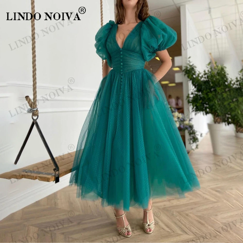 

LINDO NOIVA Teal Green V Neck Dotted Tulle Prom Dresses Puff Sleeves Ruched A Line Wedding Party Dresses Buttoned Top Prom Gowns