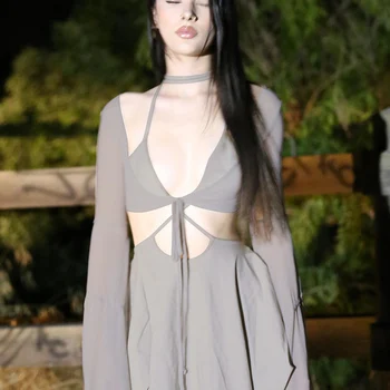 Conjunto Primavera-Outono: Elegância e Juventude no Estilo Coreano 12 Cutenew Women's Mesh Two Piece Set Sexy Long Sleeve Lace-up Outer Wear Top+Halter Skinny Hollow Out Lady Dress Suit New Outfit