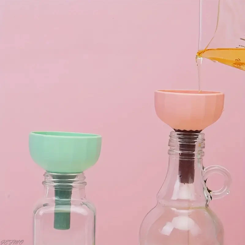 1PC Funnel Multifunctional Kitchen Funnel, Plastic Portable Condiment Funnel, Wine Oil Funnel Tool Kitchen Supplies
1PC Funnel Multifunctional Kitchen Funnel, Plastic Portable Condiment Funnel, Wine Oil Funnel Tool Kitchen Supplies