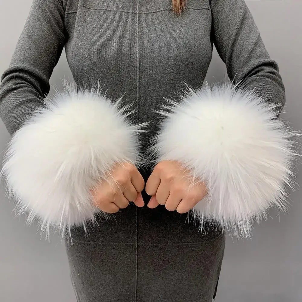 

2024 Women Faux Fox Fur Cuffs Wristband Winter Warmer Arm Wrist Raccoon Fur Sleeve Gloves Winter Wrist Sleeve Fluffy Oversleeve