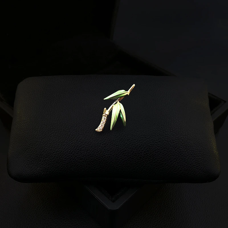 1809 Mini Bamboo Leaf Small Brooch Exquisite High-End Anti-Exposure Buckle Neckline Collar Pin/Clasp Chinese Style Jewelry Women
1809 Mini Bamboo Leaf Small Brooch Exquisite High-End Anti-Exposure Buckle Neckline Collar Pin/Clasp Chinese Style Jewelry Women