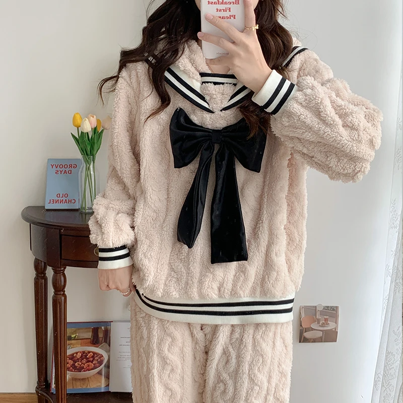 Autumn Winter New Warm Flannel Women's Pajamas Set Long-sleeved Trousers Two-piece Set Cute Soft Home Wear Clothes for Ladies Pj
Autumn Winter New Warm Flannel Women's Pajamas Set Long-sleeved Trousers Two-piece Set Cute Soft Home Wear Clothes for Ladies Pj