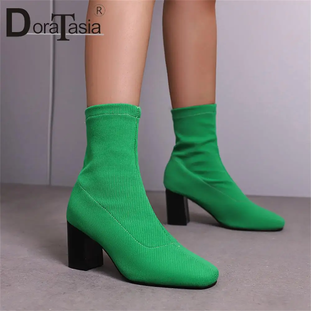 Plus Size 48 Brand Design Female Thick High Heels Ankle Boots Fashion Solid women's Boots Party Office Autumn Winter Woman Shoes
Plus Size 48 Brand Design Female Thick High Heels Ankle Boots Fashion Solid women's Boots Party Office Autumn Winter Woman Shoes
