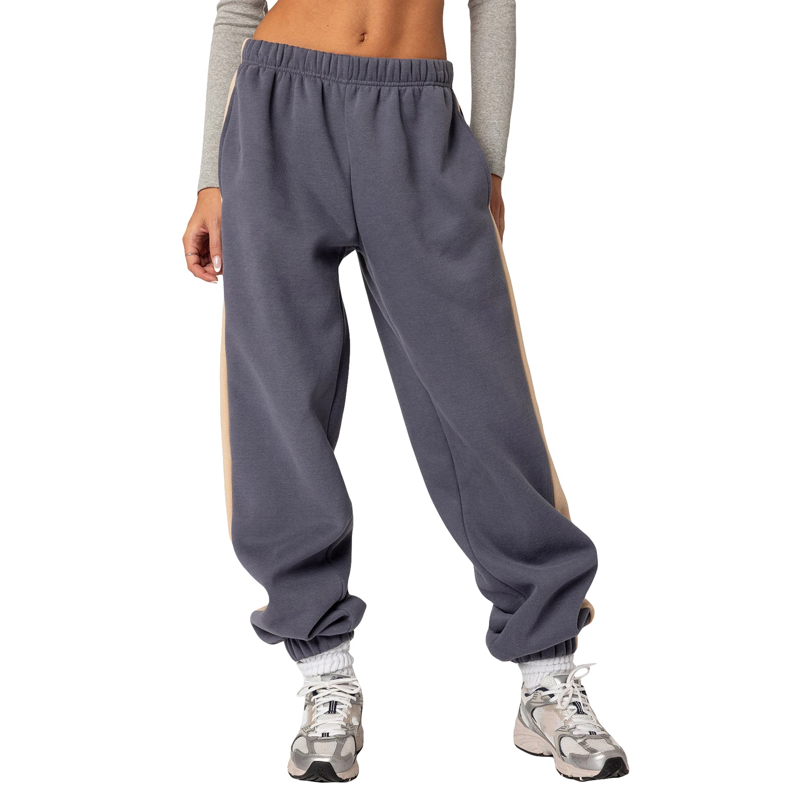 Women's Oversized Sweatpants Side Stripe Elastic Waist Ankles Pants Baggy Contrast Color Jogger Pants with Pockets
Women's Oversized Sweatpants Side Stripe Elastic Waist Ankles Pants Baggy Contrast Color Jogger Pants with Pockets