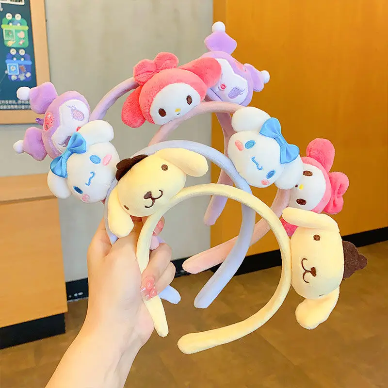 

Miniso Kawaii Cinnamoroll Kuromi Headband Cartoon Anime My Melody Pompom Purins Cute Versatile Plush Doll Headband Girls Gift