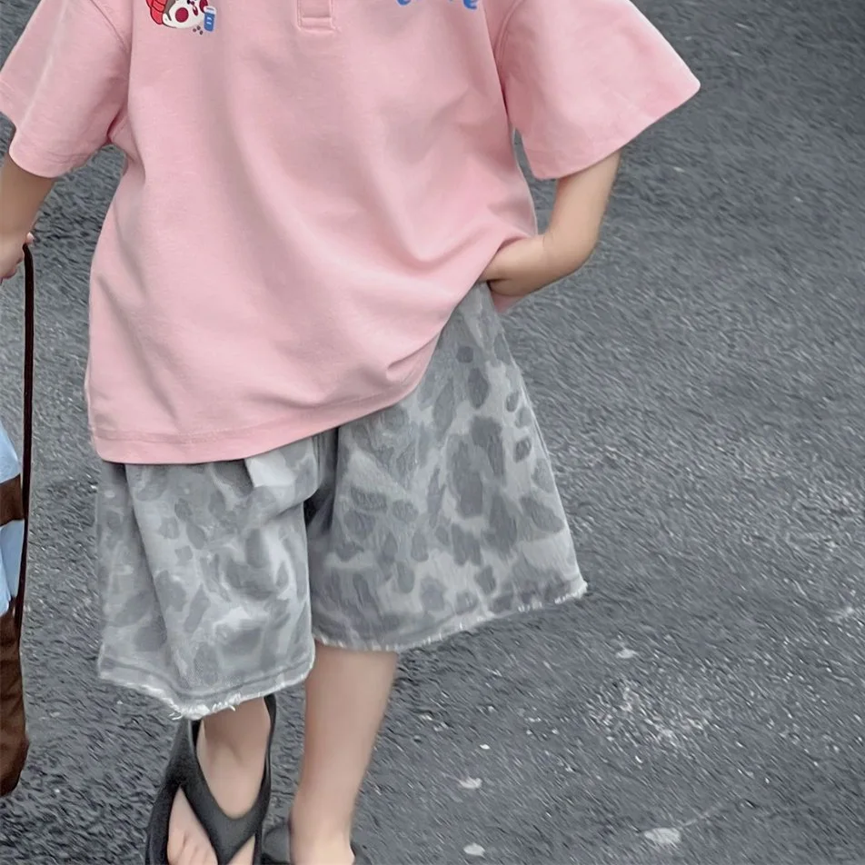 Childrens Leopard Shorts 2024 Summer New Small and Medium School Boys and Girls Pants Trendy and Handsome Middle Pants
Childrens Leopard Shorts 2024 Summer New Small and Medium School Boys and Girls Pants Trendy and Handsome Middle Pants