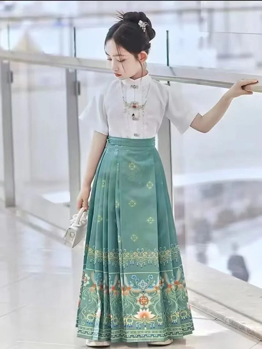 Original Green Print Hanfu Mamianqun Chinese Traditional Clothing Girl Tang Suit Elegant Horse Face Skirt
Original Green Print Hanfu Mamianqun Chinese Traditional Clothing Girl Tang Suit Elegant Horse Face Skirt