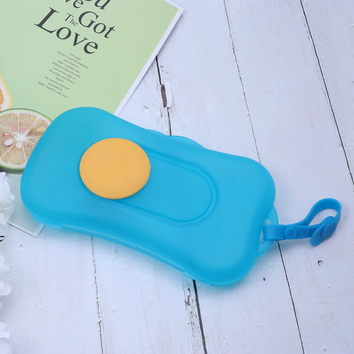 

Paper Towel Dispenser Delicate Convenient Portable Outdoor Baby Wipes Box Wipes Case for storage Use Blue
