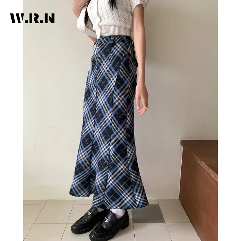 Женская винтажная клетчатая юбка, элегантная повседневная юбка-трапеция средней длины с высокой талией и принтом в стиле преппи, лето 2023 
Женская винтажная клетчатая юбка, элегантная повседневная юбка-трапеция средней длины с высокой талией и принтом в стиле преппи, лето 2023
