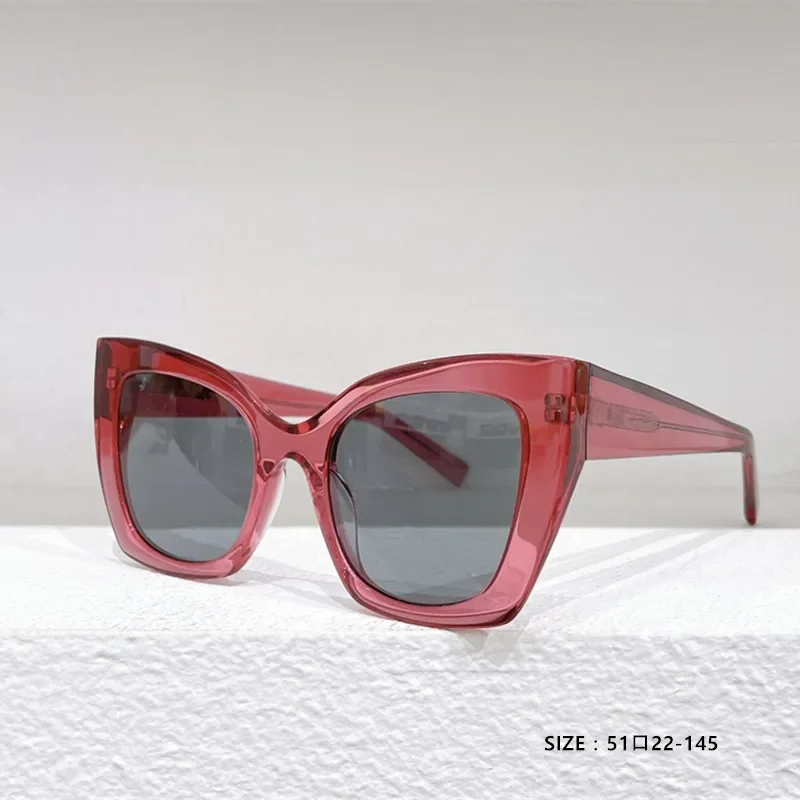 2023 Fashion anchor's favorite large frame sunglasses Simple three-dimensional versatile sunglasses
2023 Fashion anchor's favorite large frame sunglasses Simple three-dimensional versatile sunglasses