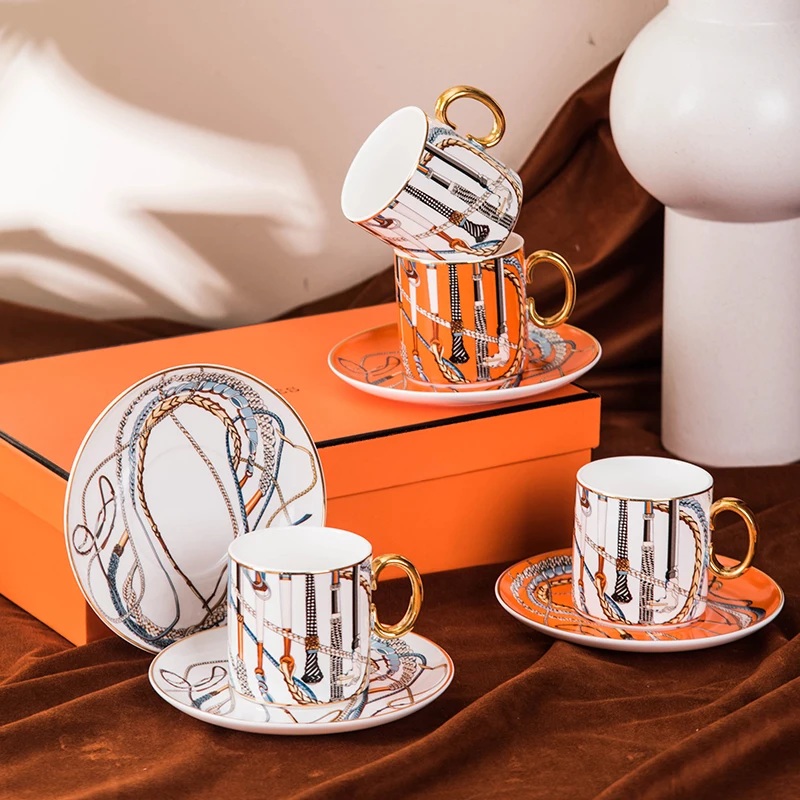 2022 new Phnom Penh Scepter Palace Style Bone China Coffee Cup Gift Box Couple Style Tea Cup Breakfast Milk Cup Set With Saucer
2022 new Phnom Penh Scepter Palace Style Bone China Coffee Cup Gift Box Couple Style Tea Cup Breakfast Milk Cup Set With Saucer