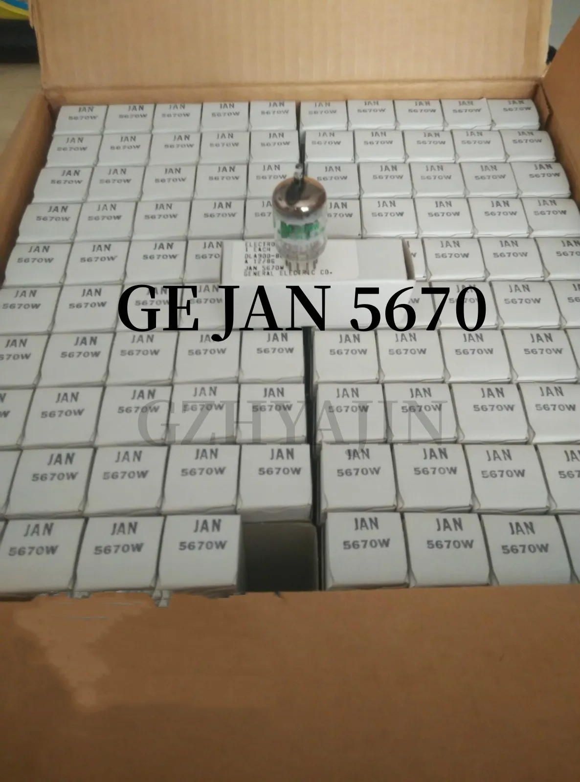 Новая американская электронная трубка GE 5670 сопряжена с RCA Raytheon Beijing 6N3 6H3N 6n3 396A.
Новая американская электронная трубка GE 5670 сопряжена с RCA Raytheon Beijing 6N3 6H3N 6n3 396A.