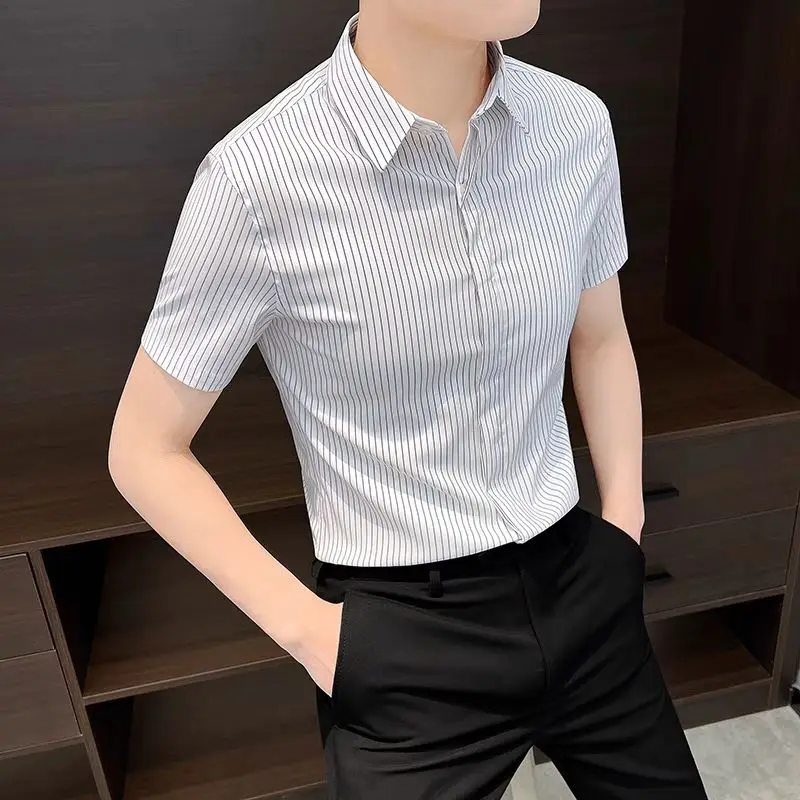 2024 Summer New Men's Short-sleeved Striped Shirt Male Korean Slim Fit Buttons Blouses Men Business Casual Lapel Shirts D17
2024 Summer New Men's Short-sleeved Striped Shirt Male Korean Slim Fit Buttons Blouses Men Business Casual Lapel Shirts D17