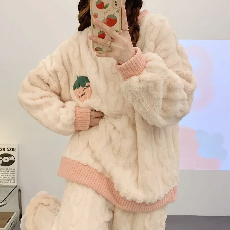 Одежда женская пижама Piiama, одежда для сна теплая для ночного сна 2, бархатный клубничный комплект, пушистые брюки, костюм, зимняя домашняя пижама, корейский флис
Одежда женская пижама Piiama, одежда для сна теплая для ночного сна 2, бархатный клубничный комплект, пушистые брюки, костюм, зимняя домашняя пижама, корейский флис