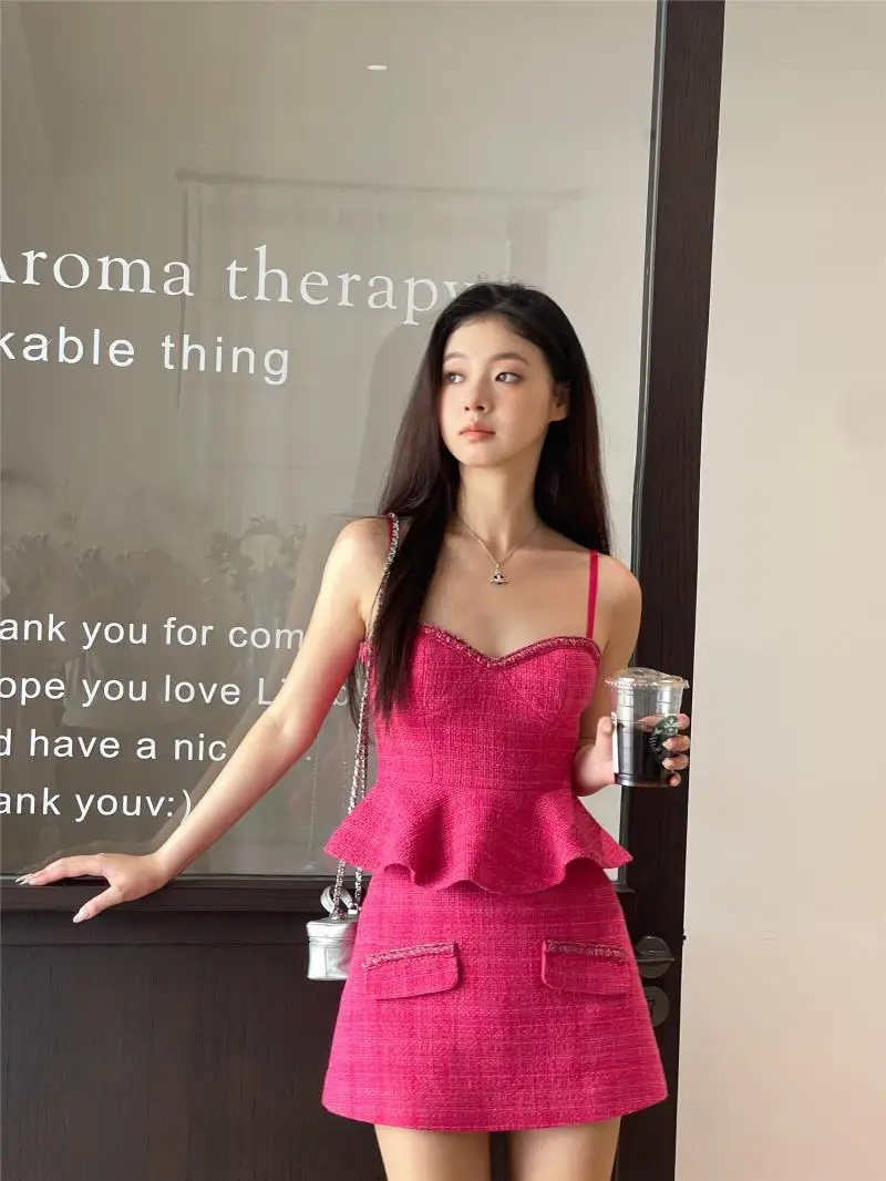 Summer New French White Red Spicy Girl Sleeveless Off The Shoulder Strap A-line Half Skirt Small Fragrance Set Female Clothing
Summer New French White Red Spicy Girl Sleeveless Off The Shoulder Strap A-line Half Skirt Small Fragrance Set Female Clothing