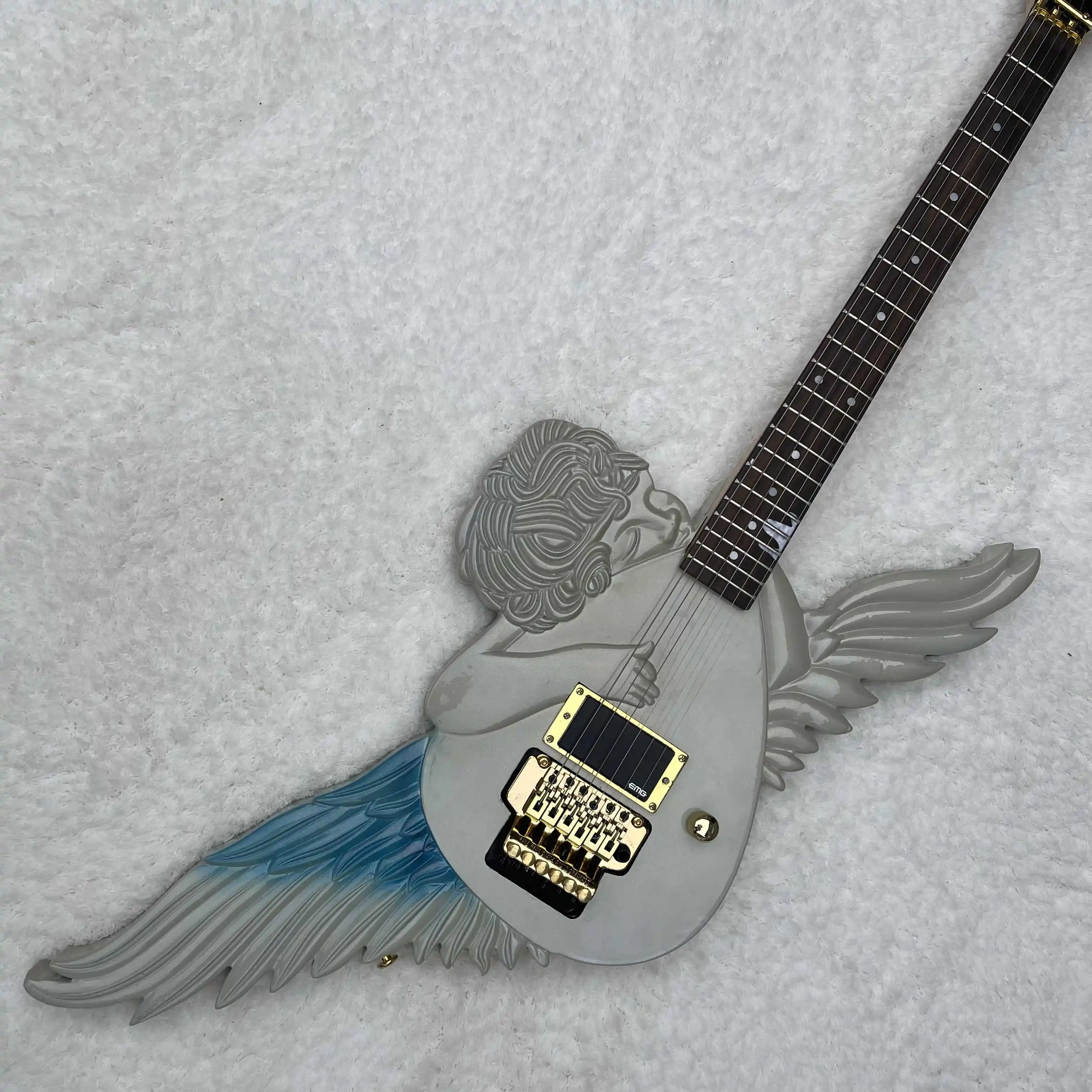 Free shipping,white,angel, special-shaped, unique, electric guitar,2022 new pop, high-end custom,
Free shipping,white,angel, special-shaped, unique, electric guitar,2022 new pop, high-end custom,