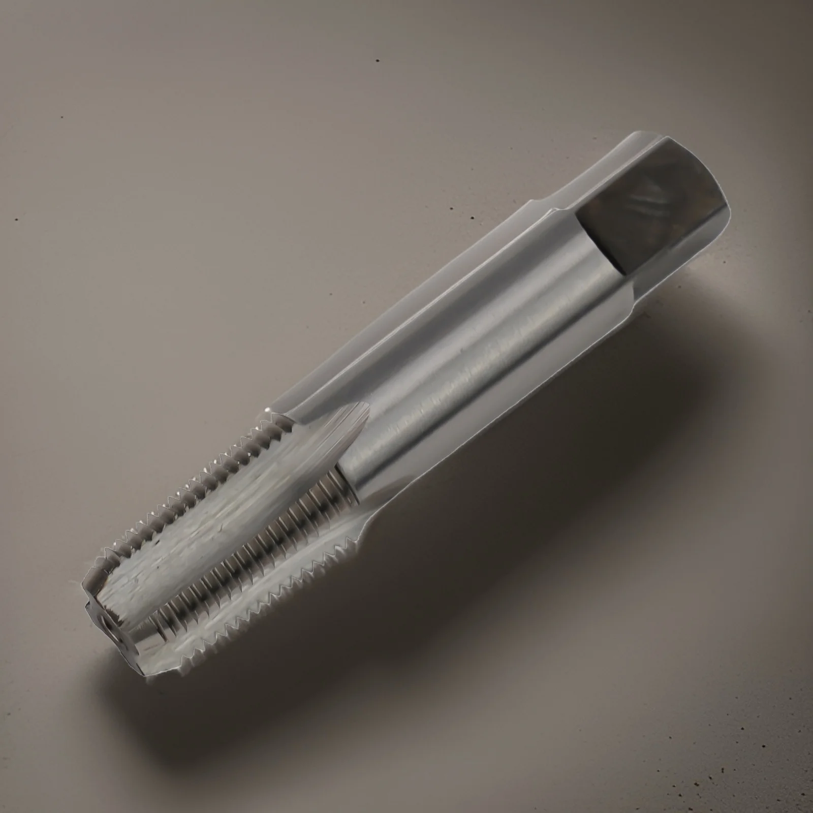 1/8- 27 NPT HSS Taper Pipe Tap Standard High Speed Steel Thread Tap Repair Tool Cutting Taper Pipe Thread Tap Hand Tools
1/8- 27 NPT HSS Taper Pipe Tap Standard High Speed Steel Thread Tap Repair Tool Cutting Taper Pipe Thread Tap Hand Tools