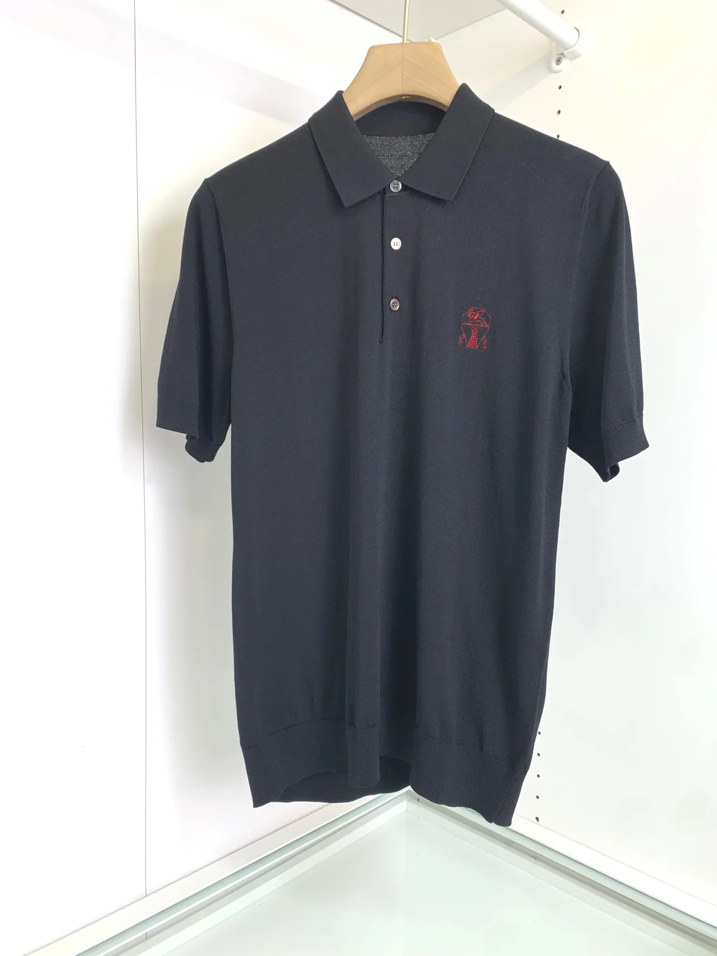 2024 SIJITONGDA Shirt silk men 2024 summer new short sleeve breathable thin embroidery quality big size M-5XL
2024 SIJITONGDA Shirt silk men 2024 summer new short sleeve breathable thin embroidery quality big size M-5XL