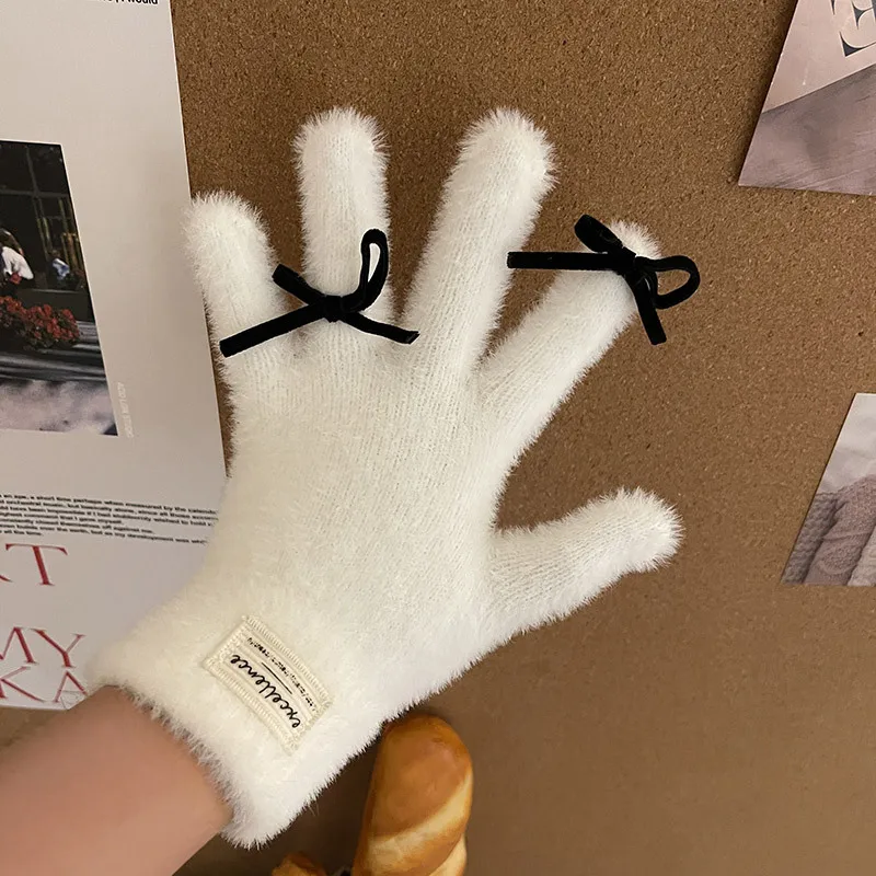 Милые меховые зимние Утепленные перчатки для сенсорного экрана Y2K, женские перчатки в стиле "Лолита" с бантом, варежки, теплые аксессуары, подарок другу
Милые меховые зимние Утепленные перчатки для сенсорного экрана Y2K, женские перчатки в стиле "Лолита" с бантом, варежки, теплые аксессуары, подарок другу