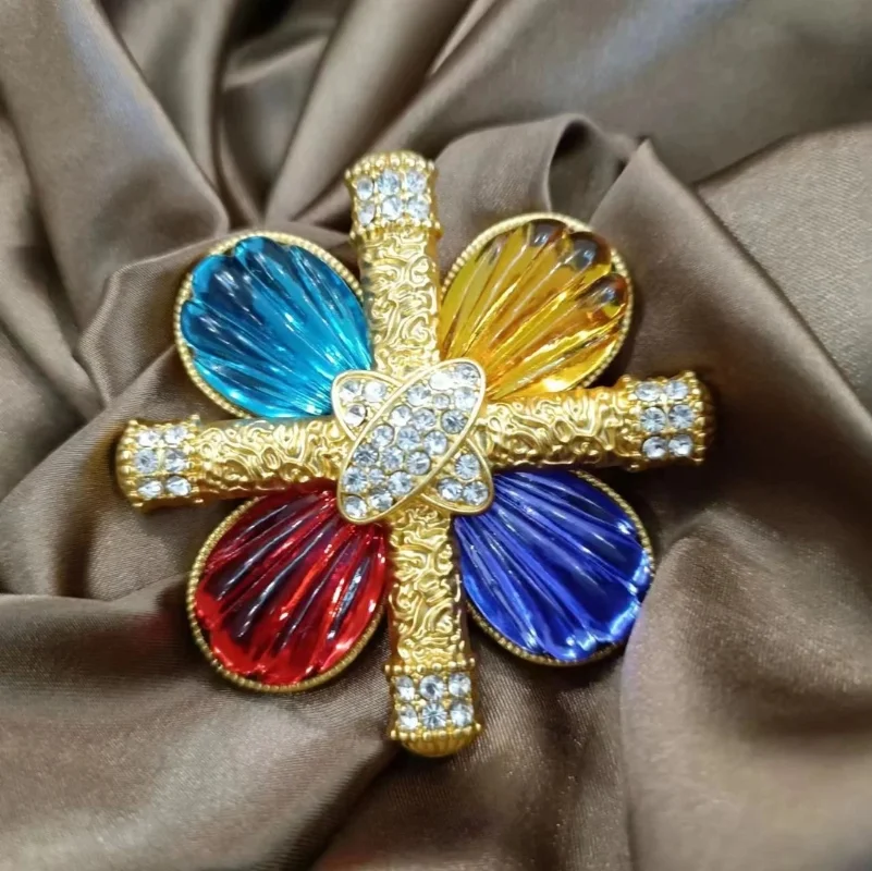 Женская Брошь геометрической формы, в винтажном стиле, с фианитом
Женская Брошь геометрической формы, в винтажном стиле, с фианитом