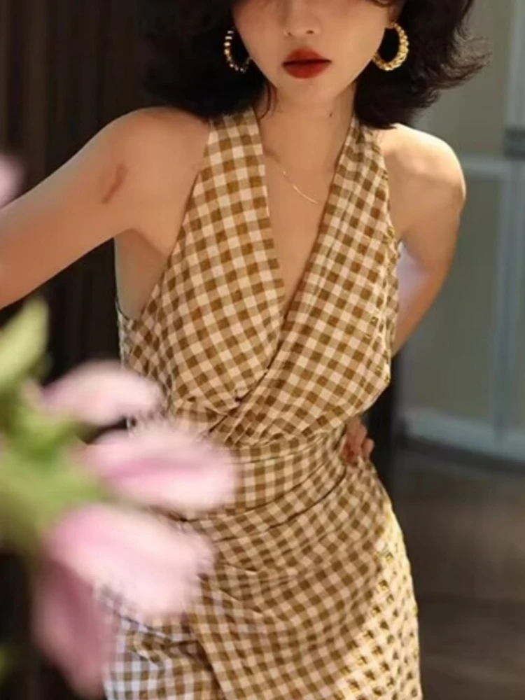 Korean Elegant Long Plaid Dress Women Sexy Sleeveless Party Fairy Dress Female 2024 Summer V-neck Fashion Vintage Casual Dresses
Korean Elegant Long Plaid Dress Women Sexy Sleeveless Party Fairy Dress Female 2024 Summer V-neck Fashion Vintage Casual Dresses