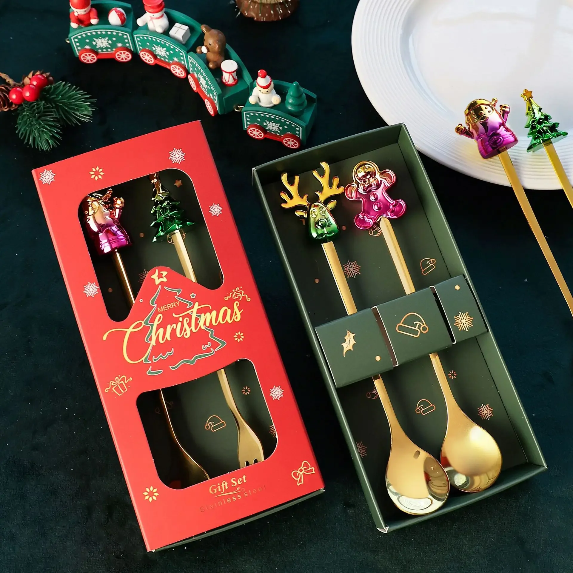 

2pcs Christmas Spoon, Fork and Cutlery Set Creative Santa Claus Dessert Spoon Stainless Steel Fun Children'S Christmas Box Gift