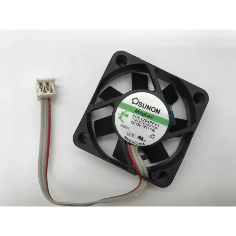 Новый вентилятор охлаждения процессора для SUNON KDE1204PFV1 4010 12 В постоянного тока 1,7 Вт 3-проводной Вентилятор охлаждения 40*40*10 мм 
Новый вентилятор охлаждения процессора для SUNON KDE1204PFV1 4010 12 В постоянного тока 1,7 Вт 3-проводной Вентилятор охлаждения 40*40*10 мм