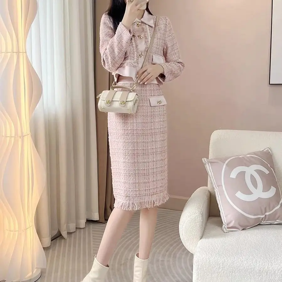 High-end Pink Elegant Women's Suit Jacket Skirt Set Spring and Autumn 2023 New Arrival Fashionable Coat ToP Skirt Two-Piece Set
High-end Pink Elegant Women's Suit Jacket Skirt Set Spring and Autumn 2023 New Arrival Fashionable Coat ToP Skirt Two-Piece Set