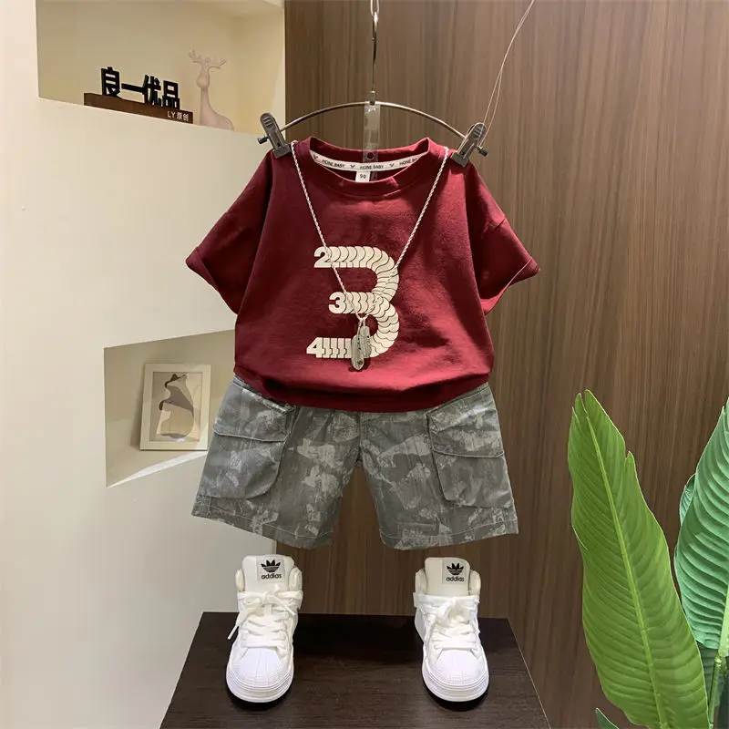 Новый детский костюм с коротким рукавом Футболка для девочек и мальчиков летние Детские Модные Спортивные Повседневные комплекты одежда корейская детская одежда
Новый детский костюм с коротким рукавом Футболка для девочек и мальчиков летние Детские Модные Спортивные Повседневные комплекты одежда корейская детская одежда
