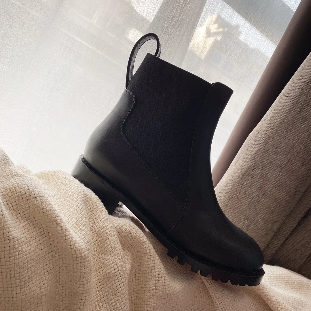 Women's Red sole boots calf leather embossed leather lining full sheepskin genuine leather heel height of 7cm European size 010
Women's Red sole boots calf leather embossed leather lining full sheepskin genuine leather heel height of 7cm European size 010