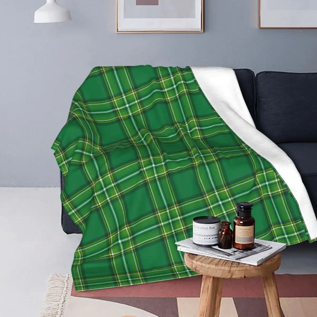 

Lucky Green Tartan Blankets Flannel Irish St Patrick's Day Soft Throw Blanket for Airplane Travel Bed Rug