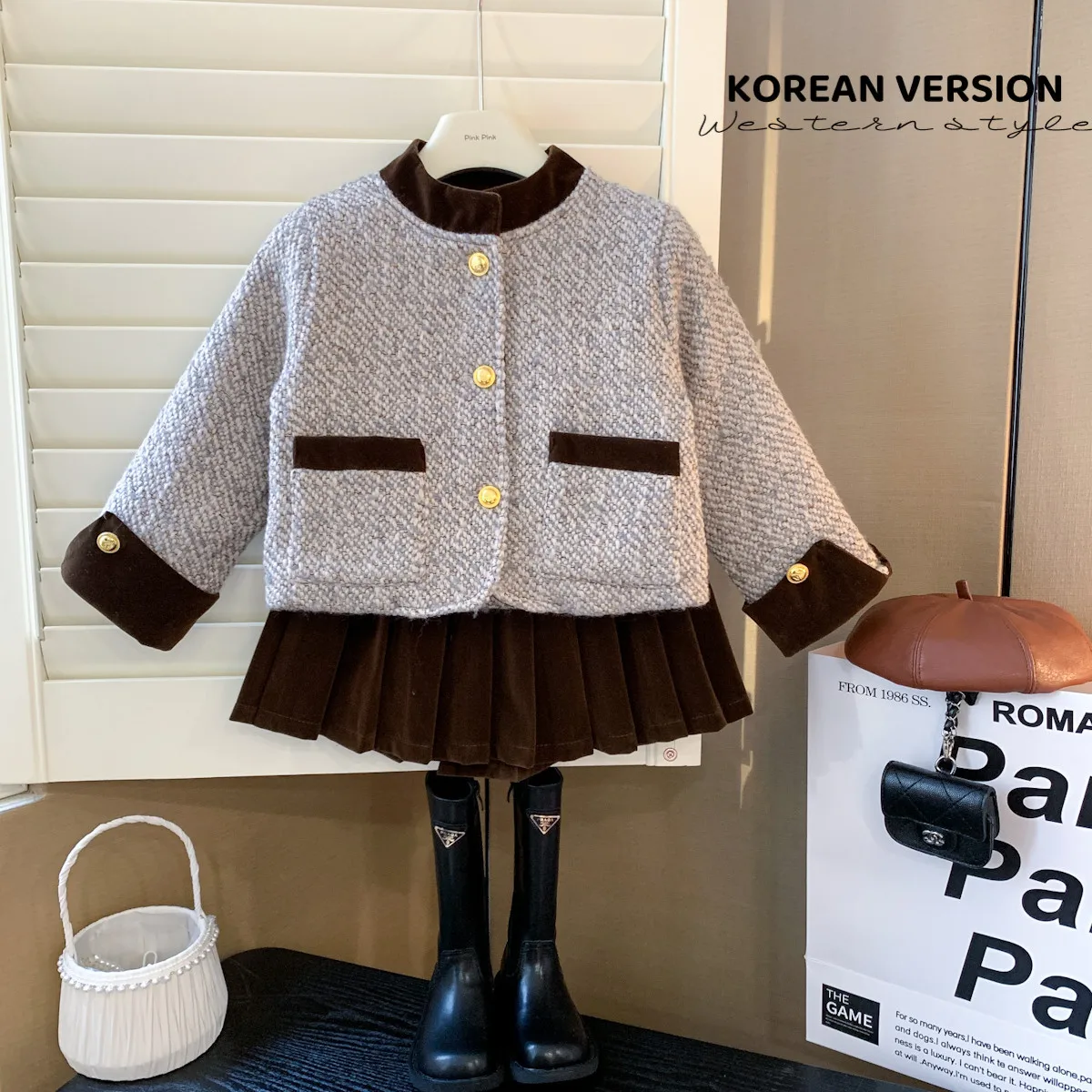 

Комплект для девочек, новинка зимы 2023, Корейская версия, детское хлопковое пальто, детская плиссированная юбка из плюша, Модный повседневный комплект из двух предметов