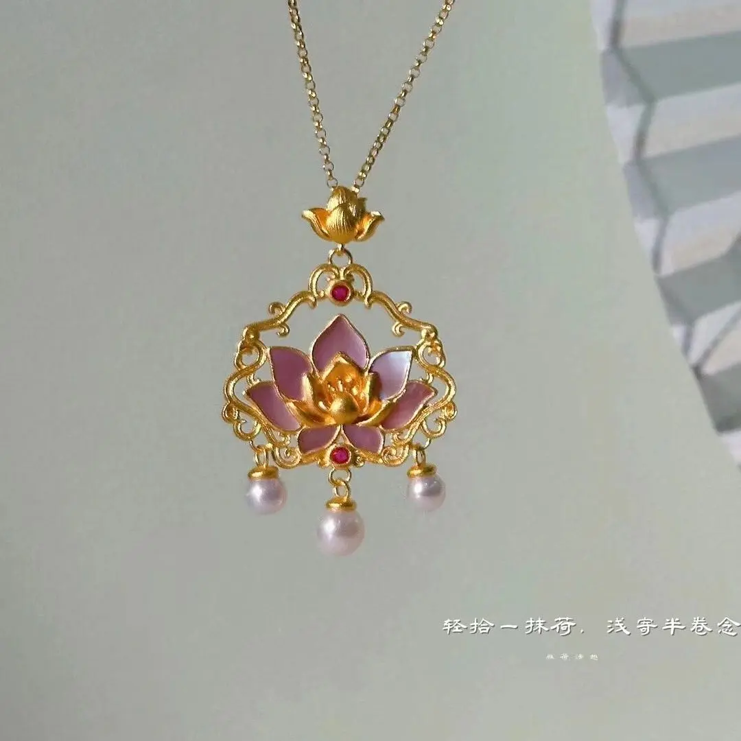 Original Ancient Style Alluvial Gold Lotus Pond Moonlight Safety Lock Necklace Pearl Tassle Fashion Burnt Blue Powder Ornaments
Original Ancient Style Alluvial Gold Lotus Pond Moonlight Safety Lock Necklace Pearl Tassle Fashion Burnt Blue Powder Ornaments