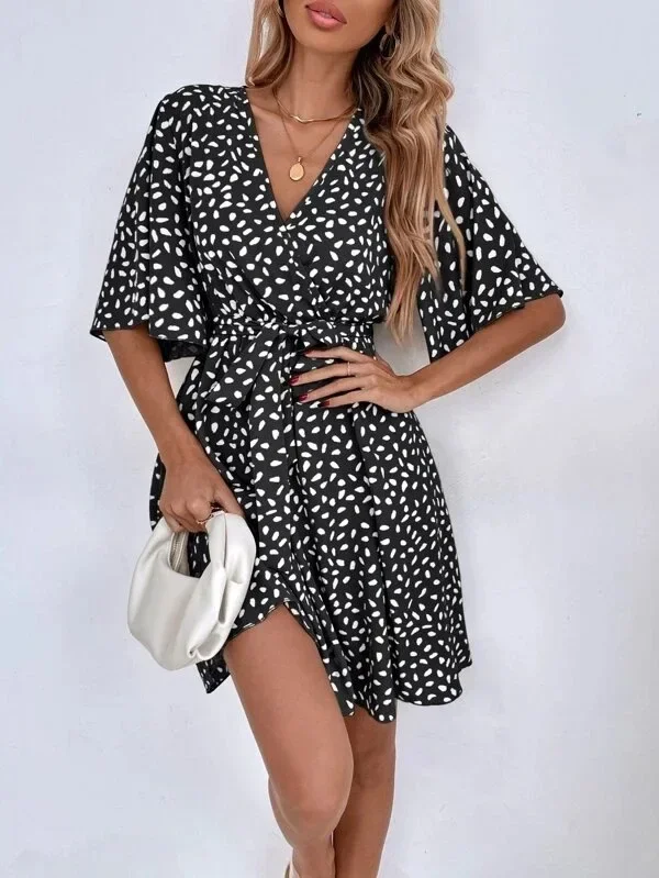 Women Sexy V Neck Mini Dresses Summer Boho Casual Floral Print Sleeve Dresses Fashion A-line Beach Party New Dress Vestidos
Women Sexy V Neck Mini Dresses Summer Boho Casual Floral Print Sleeve Dresses Fashion A-line Beach Party New Dress Vestidos