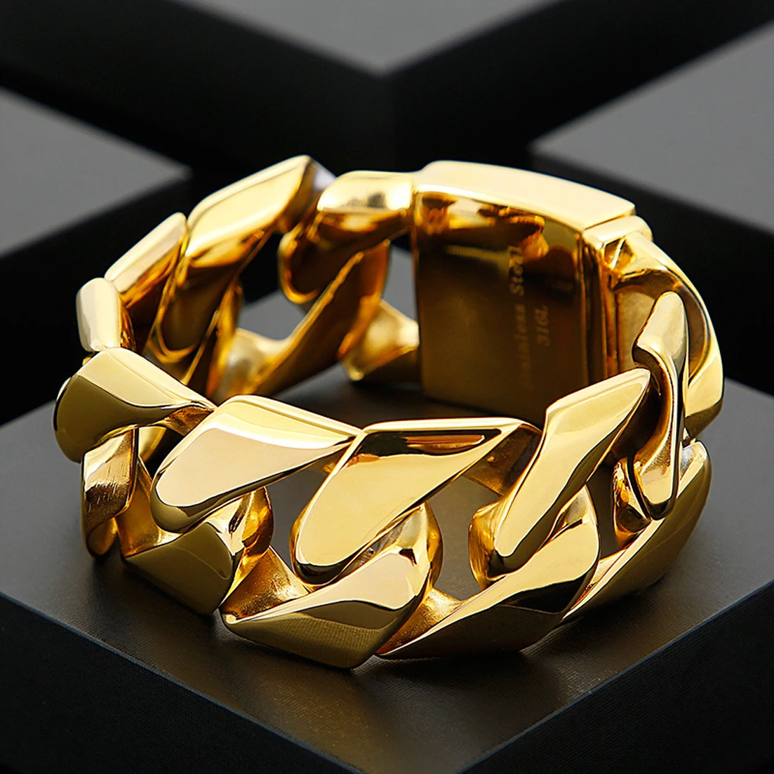 31mm Width Gold Tone Heavy Cuban Chain Bracelets Shiny Stainless Steel Chunky Bangle For Men Classic Jewelry
31mm Width Gold Tone Heavy Cuban Chain Bracelets Shiny Stainless Steel Chunky Bangle For Men Classic Jewelry