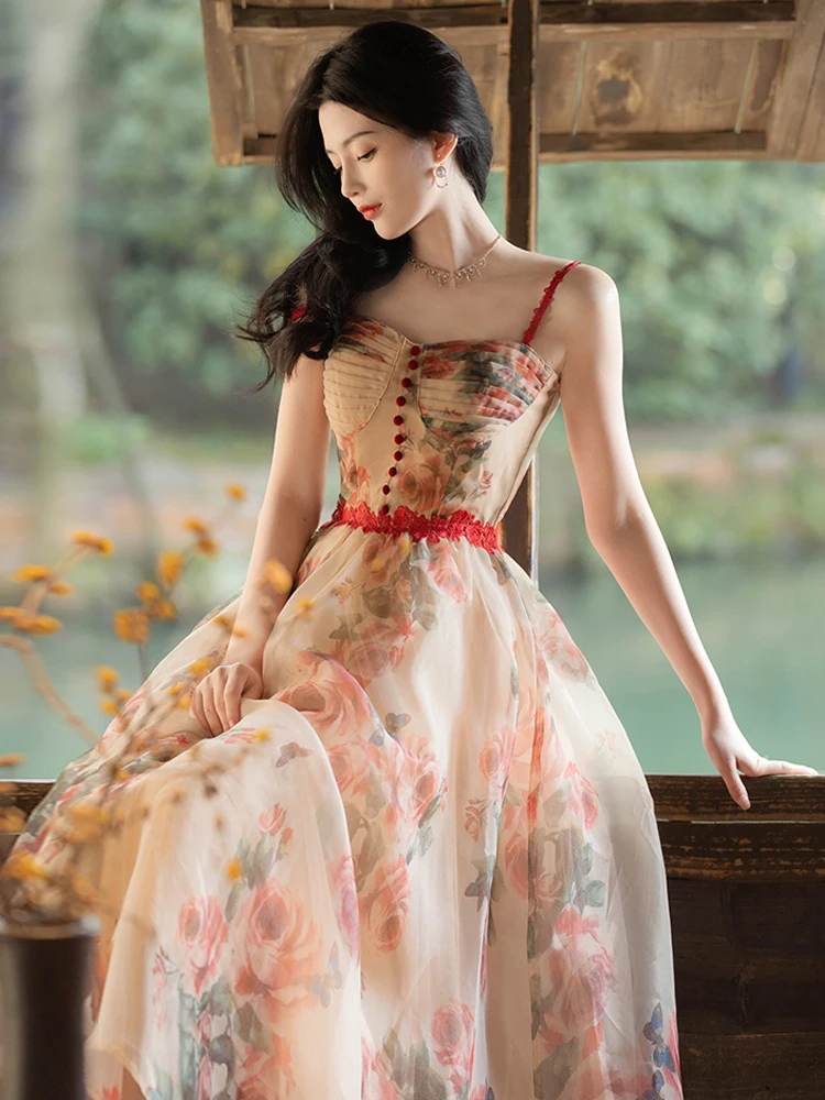 Summer new women's vintage printed palace style elegant and luxurious printed chiffon slim strap long dress
Summer new women's vintage printed palace style elegant and luxurious printed chiffon slim strap long dress