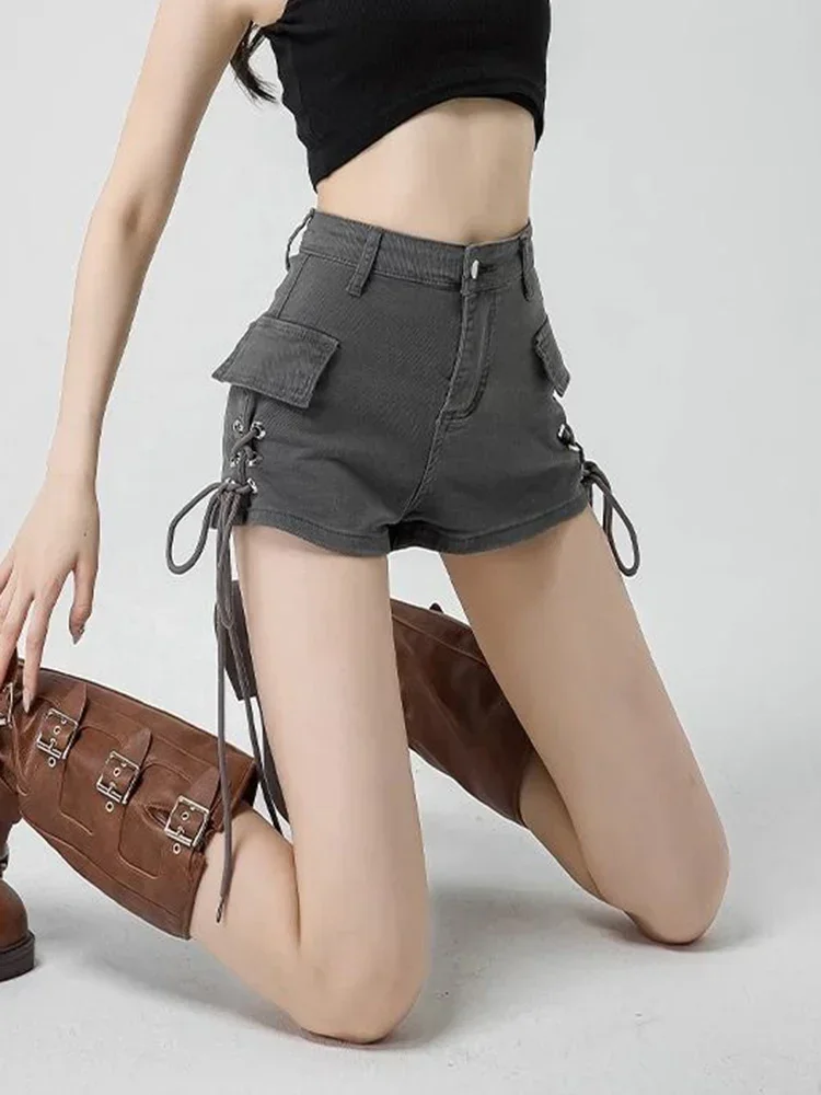 2024 Vintage Streetwear Denim Cargo Shorts Women Sexy High Waist Grey Shorts Slim Lace Up Amercian Retro A Line Shorts
2024 Vintage Streetwear Denim Cargo Shorts Women Sexy High Waist Grey Shorts Slim Lace Up Amercian Retro A Line Shorts