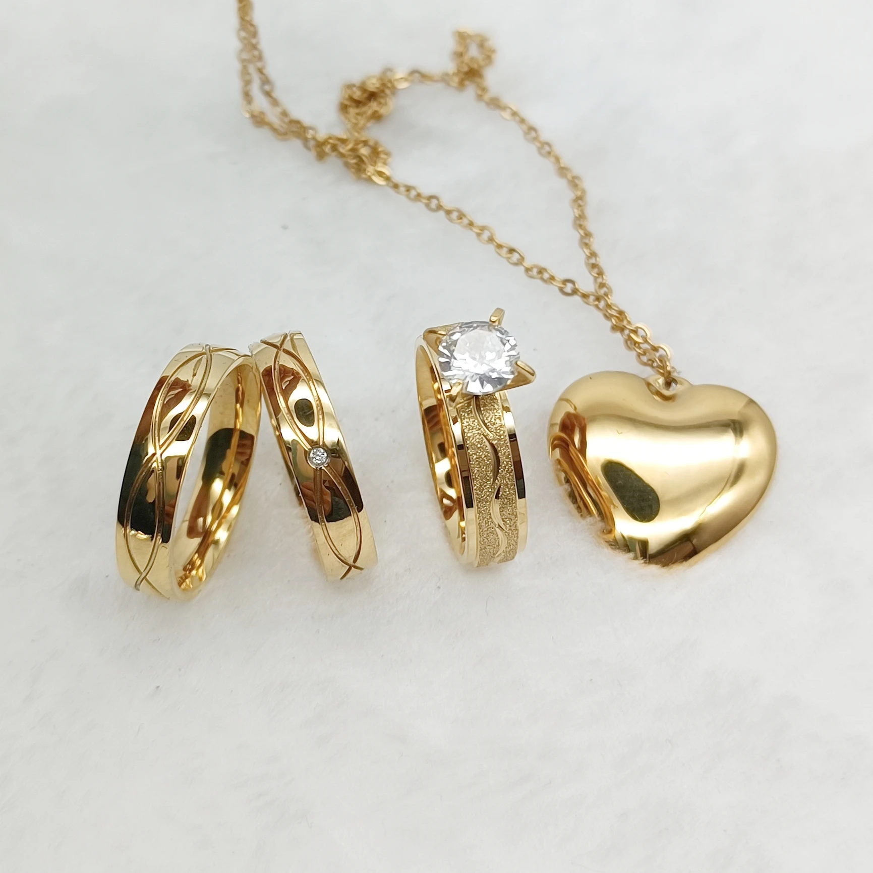 Vintage Design Love Heart Luxury Pendant Women Wedding Couple Bridal Sets 18K Gold Plated Jewelry Engagement Ring
Vintage Design Love Heart Luxury Pendant Women Wedding Couple Bridal Sets 18K Gold Plated Jewelry Engagement Ring