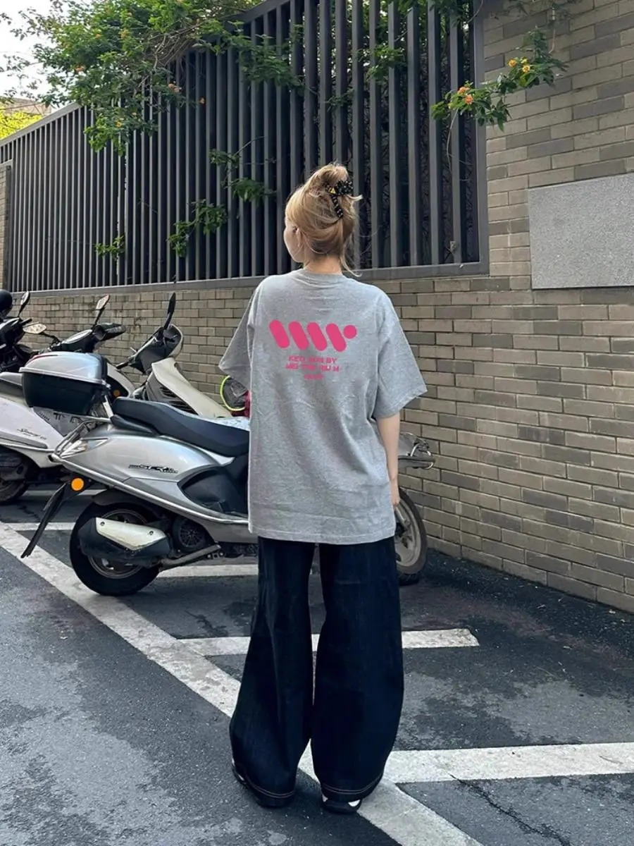 100% pure cotton American printed gray short-sleeved T-shirt women trendy summer y2k design Korean version retro high street top
100% pure cotton American printed gray short-sleeved T-shirt women trendy summer y2k design Korean version retro high street top