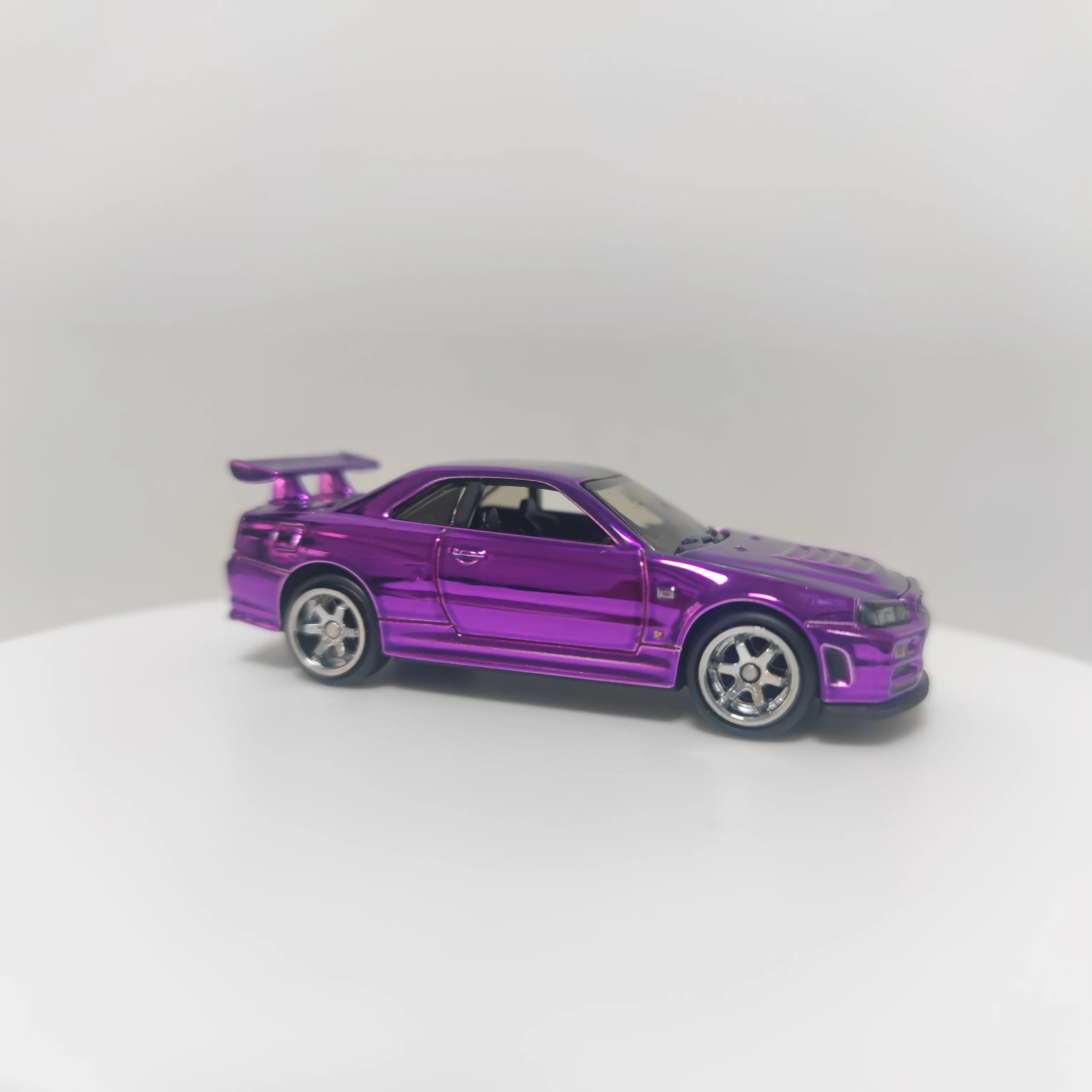 No Box Diecast 1/64 Scale Rlc R34 Nissan Skyline GTR Alloy Collection Purple Car Model Engine Open Cover Gift Decoration
No Box Diecast 1/64 Scale Rlc R34 Nissan Skyline GTR Alloy Collection Purple Car Model Engine Open Cover Gift Decoration