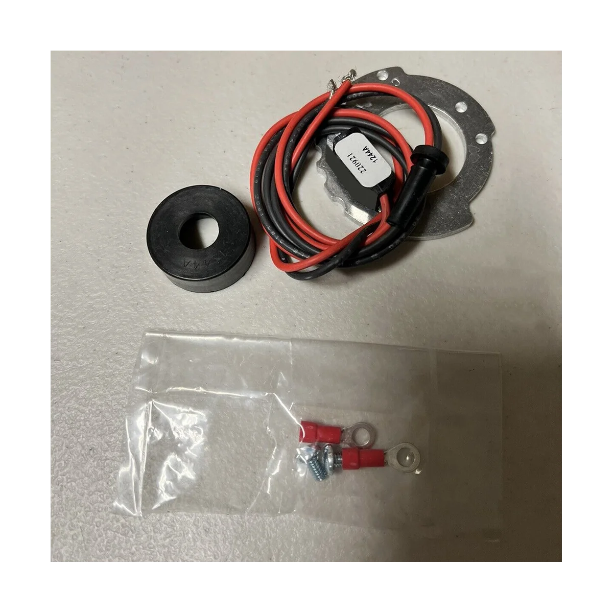 1244A Ignition Conversion Kits for Ford 4Cyl 311185 D-57-22 Points-To-Electronic Ignition Conversion Set
1244A Ignition Conversion Kits for Ford 4Cyl 311185 D-57-22 Points-To-Electronic Ignition Conversion Set