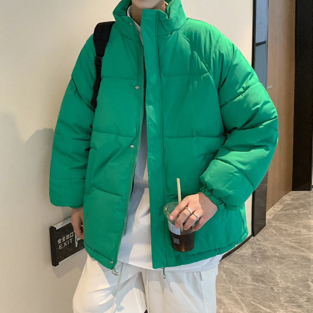 2022 Winter Men's Casual Waterproof Parkas In Warm Snow Jackets Stand Collar Fashion Cotton-padded Clothes Thickened Warm Coats
2022 Winter Men's Casual Waterproof Parkas In Warm Snow Jackets Stand Collar Fashion Cotton-padded Clothes Thickened Warm Coats