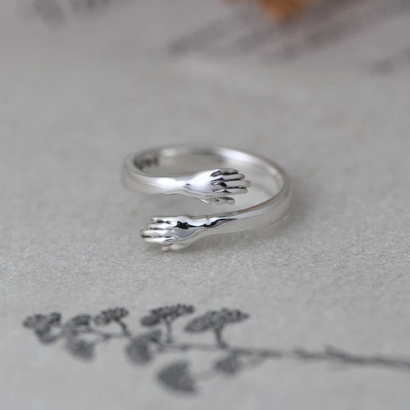 S925 Silver Vintage Ring Wholesale Two Hand Embrace Ring Cross border Jewelry Opening Women's Thai Silver Ring
S925 Silver Vintage Ring Wholesale Two Hand Embrace Ring Cross border Jewelry Opening Women's Thai Silver Ring