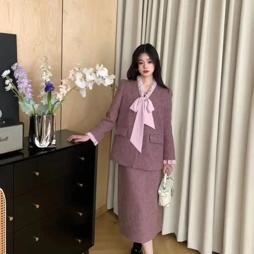 UNXX 2023 Autumn New Arrivals Chic Small Fragrance Bowknot Blouse and High-waisted Skirt Set High Quality Female 2 piece Suit
UNXX 2023 Autumn New Arrivals Chic Small Fragrance Bowknot Blouse and High-waisted Skirt Set High Quality Female 2 piece Suit