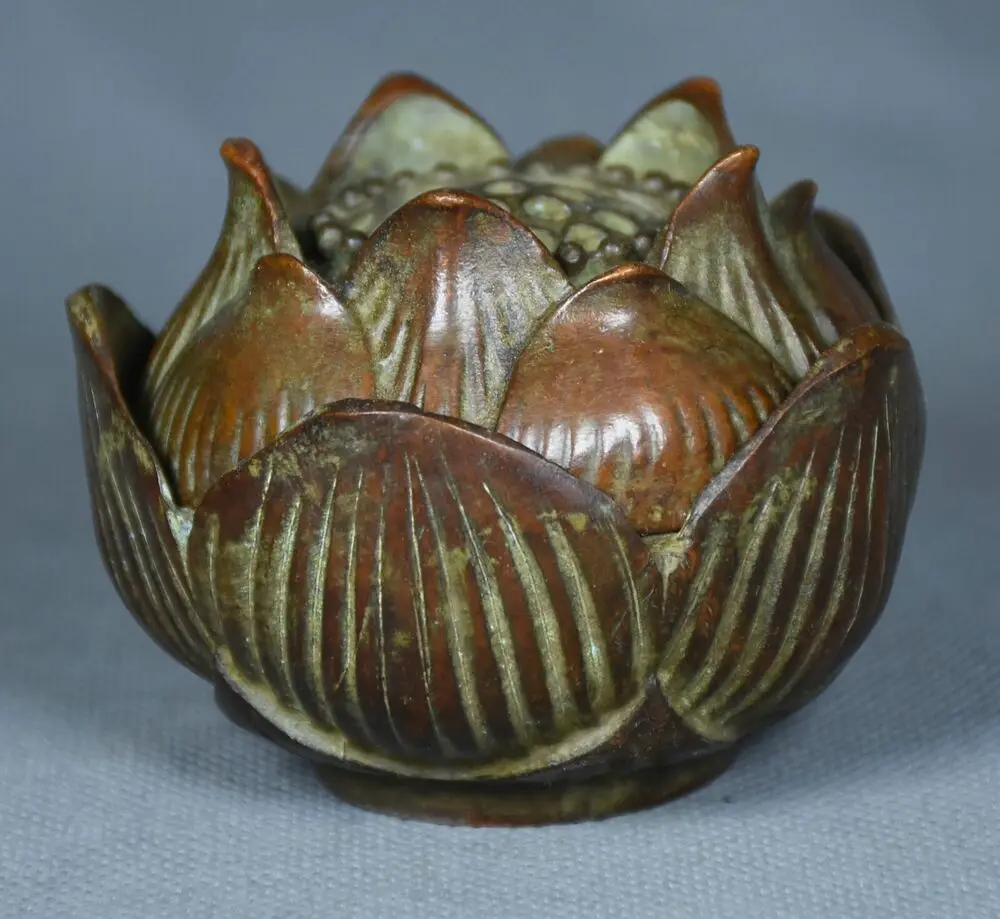 6,2 см старый китайский медный фэн-шуй цветок Лотос цветок Курильница
6,2 см старый китайский медный фэн-шуй цветок Лотос цветок Курильница