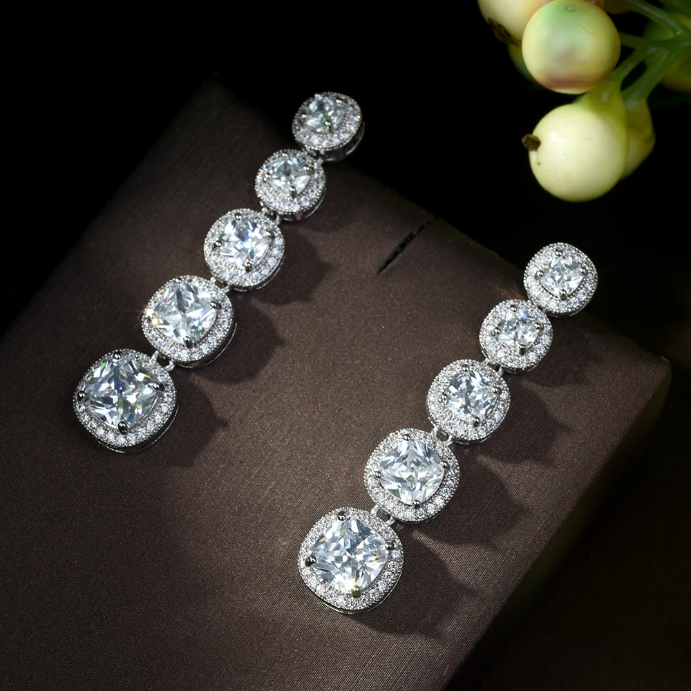 Fashion Brilliant Crystal Round Cut CZ Stone Clear Long Stud Earrings Women Bride Party Show Boucle D'oreille Jewelry E-467
Fashion Brilliant Crystal Round Cut CZ Stone Clear Long Stud Earrings Women Bride Party Show Boucle D'oreille Jewelry E-467