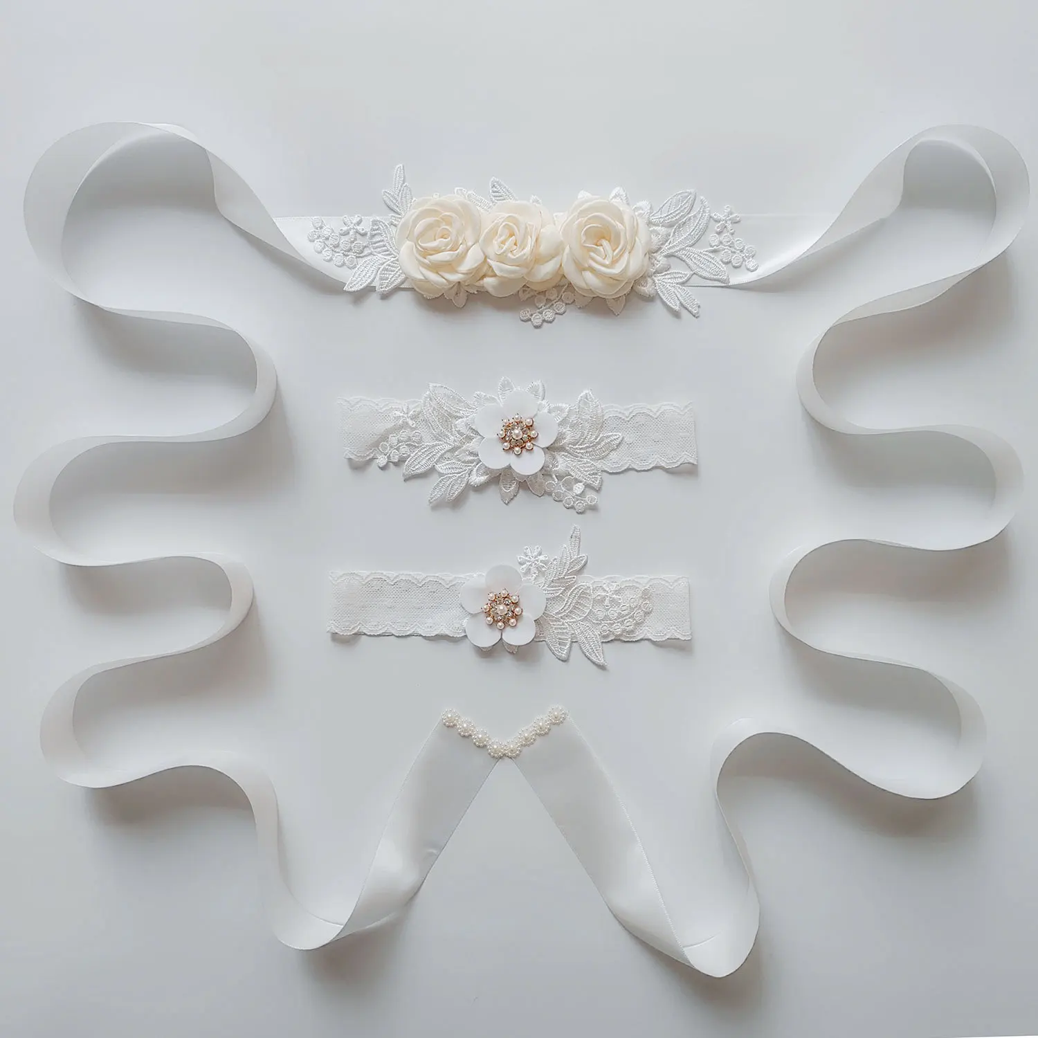 1 Set /3 pcs White Lace Wedding Garter Belts for Bride and Bridal Belt with Handmade Flowers Pearls Crystals 2023
1 Set /3 pcs White Lace Wedding Garter Belts for Bride and Bridal Belt with Handmade Flowers Pearls Crystals 2023